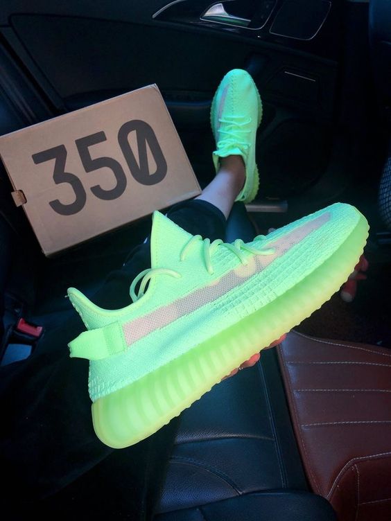 Tênis Adidas Yeezy Boost 350 V2 'Glow'