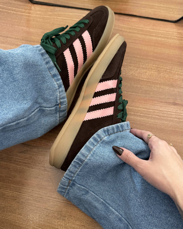 Tênis Gazelle Marrom com Rosa Feminino