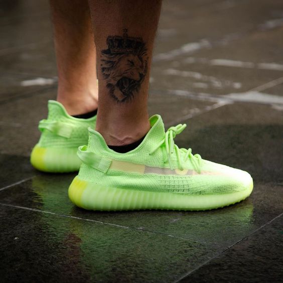 Tênis Adidas Yeezy Boost 350 V2 'Glow'