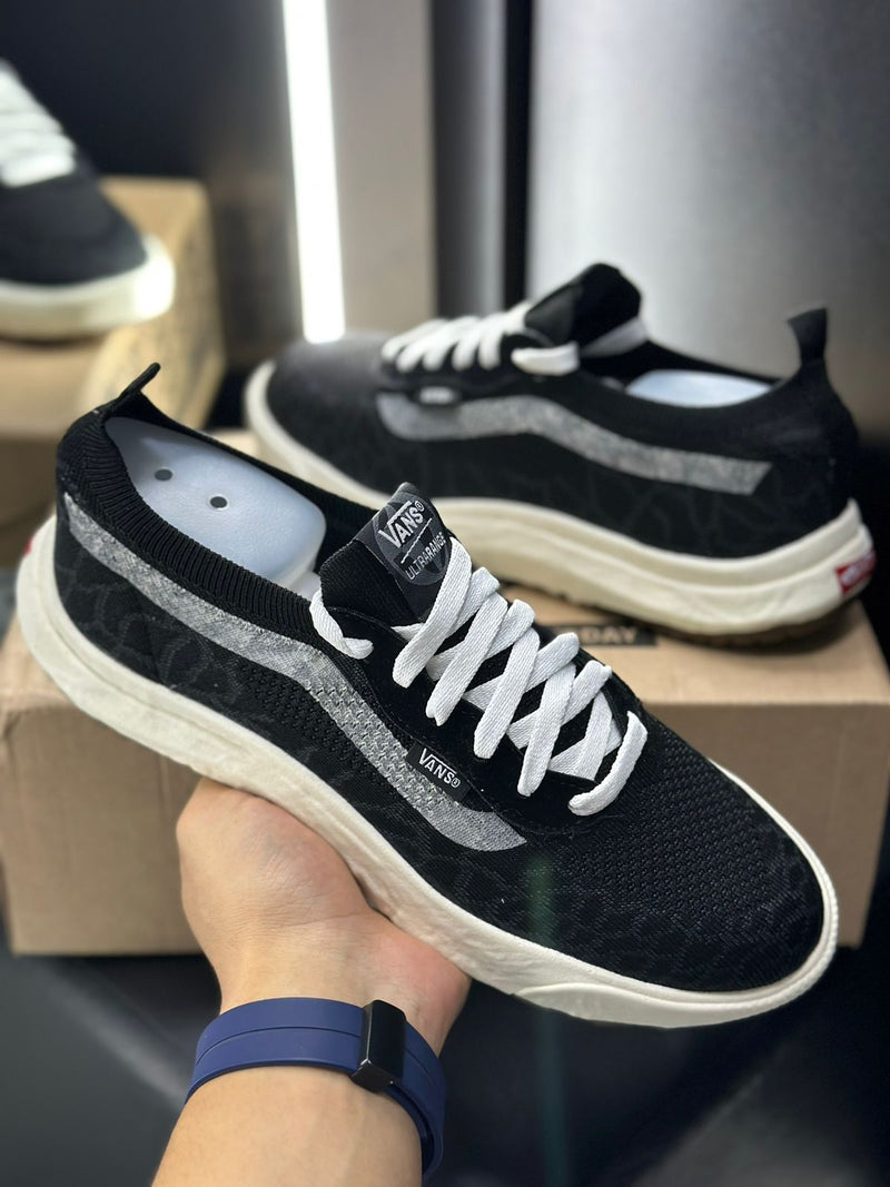 Tênis Vans Ultrarange VR3 Black