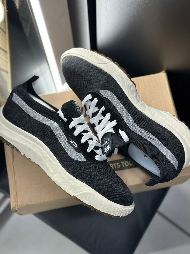 Tênis Vans Ultrarange VR3 Black