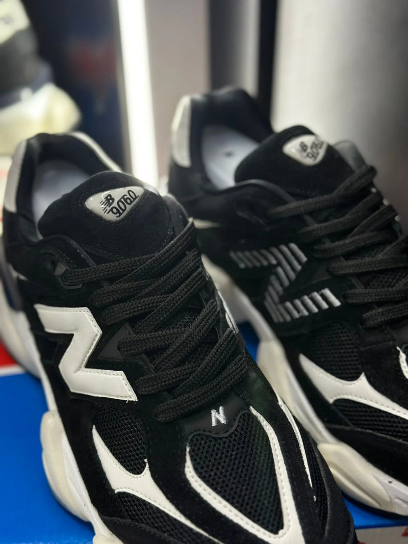 Tênis New Balance 9060 - Preto/Branco